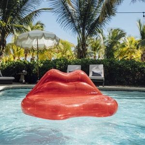 FUNBOY Giant Lips Float